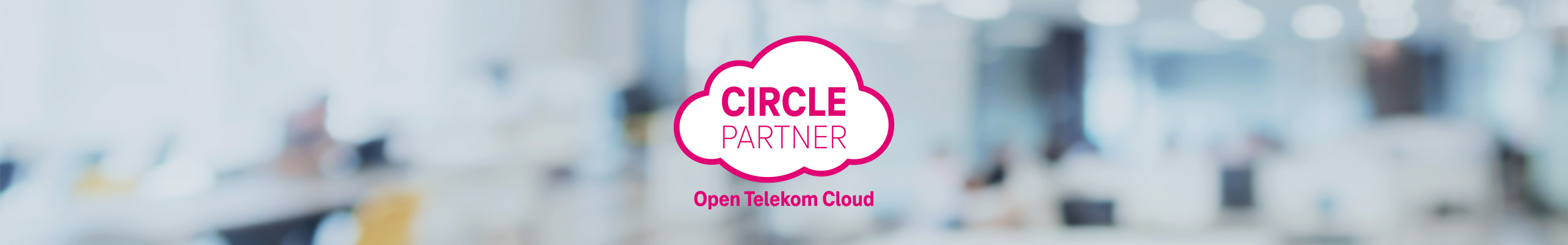 Open Telekom Cloud Circle Logo auf verschwommenen Hintergrund