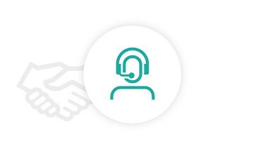 Icon einer Person mit Headset auf weißem Grund mit schüttelnden Händen.